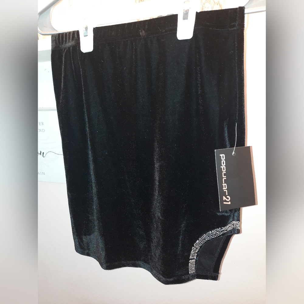 Popular 21 Black Mini Skirt With Rhinestones